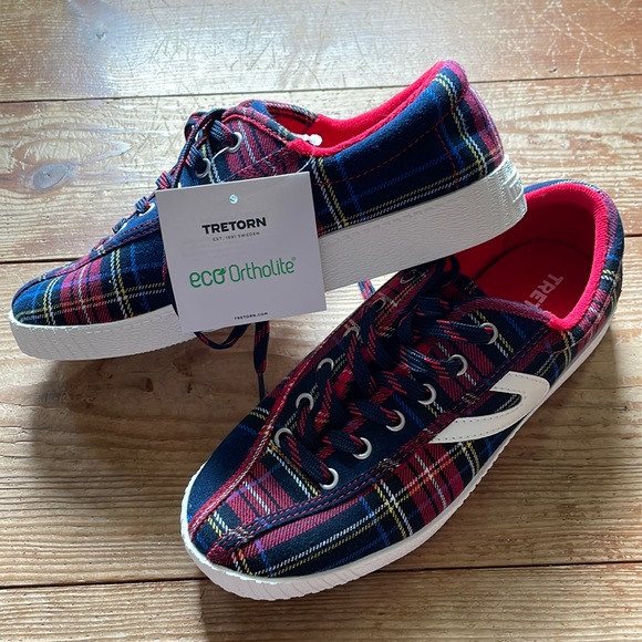 Tretorn Shoes - NWT, TRETORN, plaid sneakers, Size 6.5